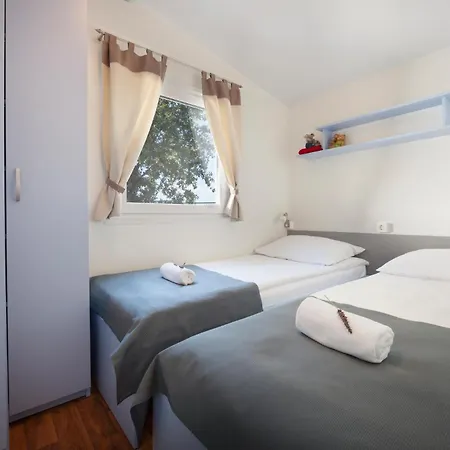 Awesome In Novigrad With Swimming Pool Novigrad Istria
