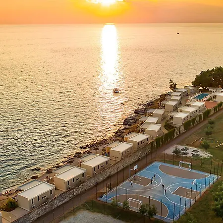 Awesome In Novigrad With Swimming Pool Сasa de vacaciones Novigrad Istria